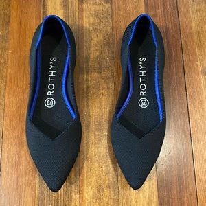 Womens black pointed Rothy’s